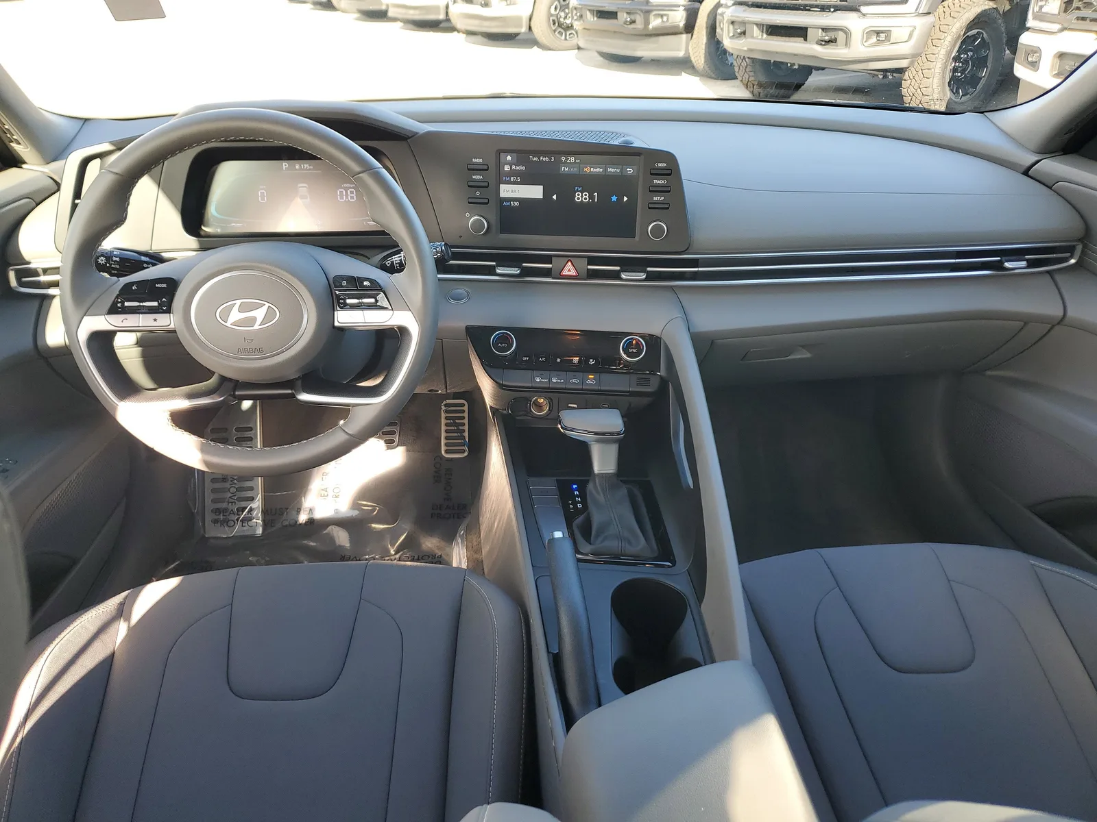 2025 Hyundai Elantra SEL Sport photo 14