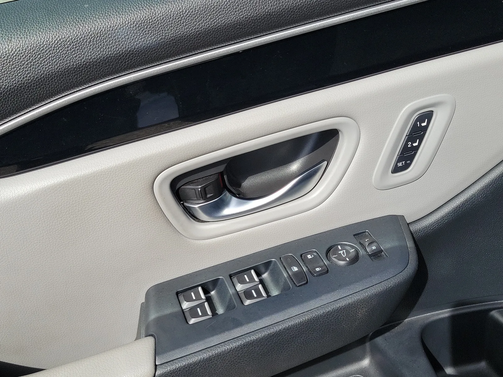 2023 Honda Pilot EX-L 7 Passenger photo 22