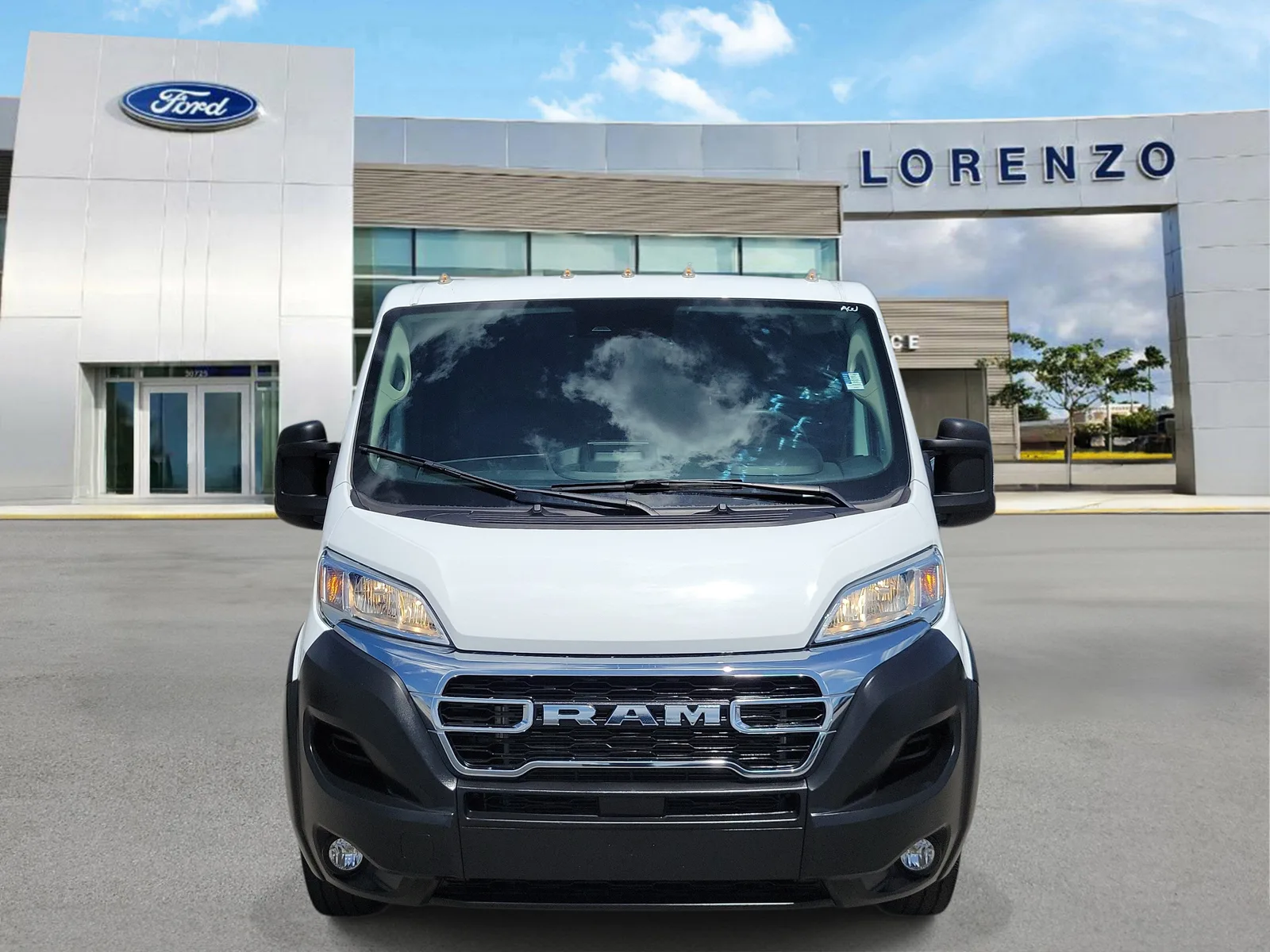 2025 RAM ProMaster Cargo Van Tradesman photo 2