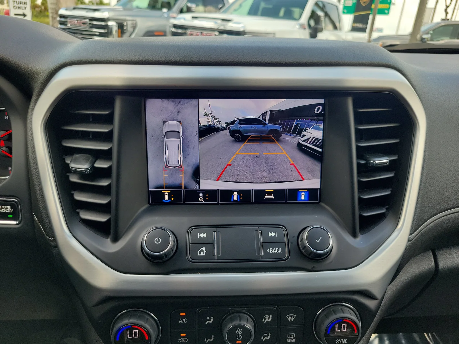 2023 GMC Acadia SLT photo 28