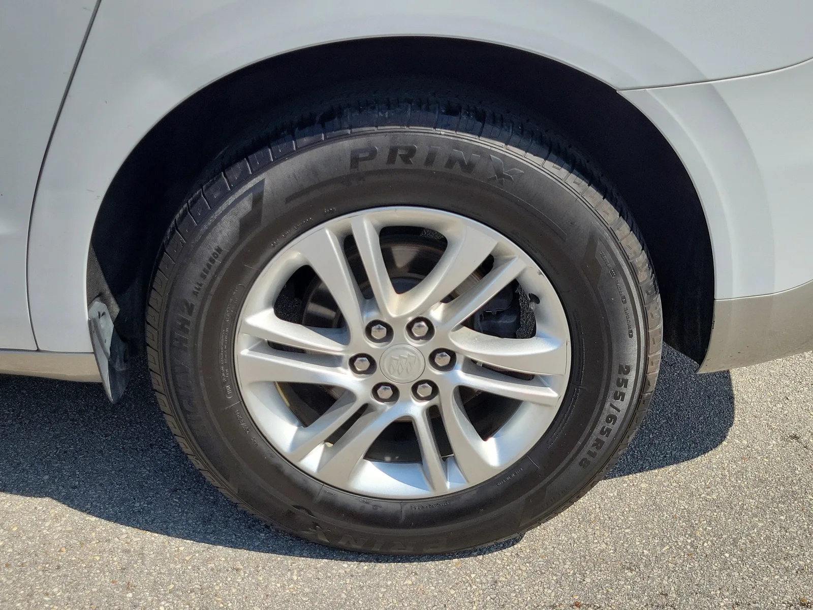 2020 Buick Enclave Essence photo 25