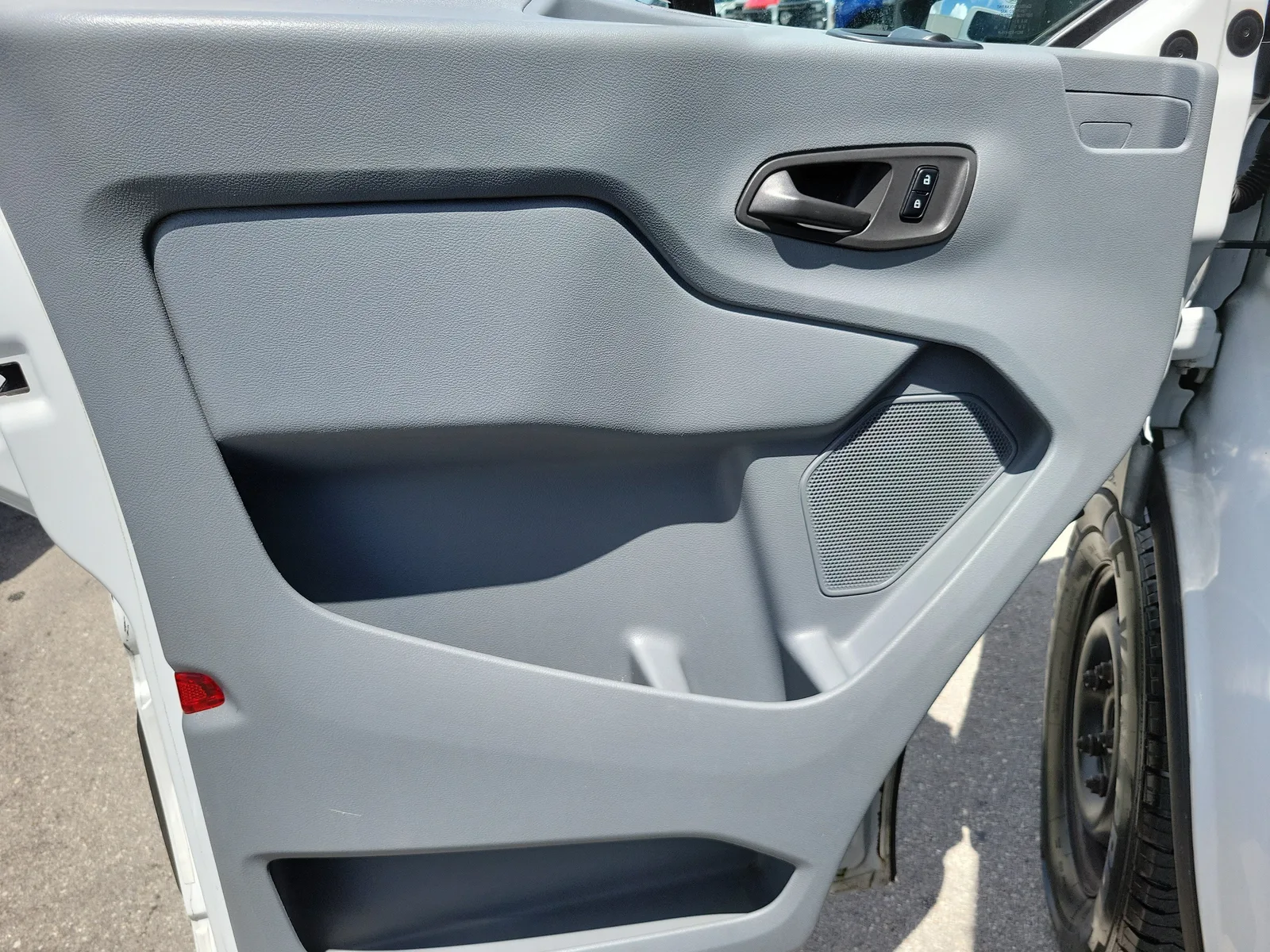 2016 Ford Transit Wagon XL photo 22