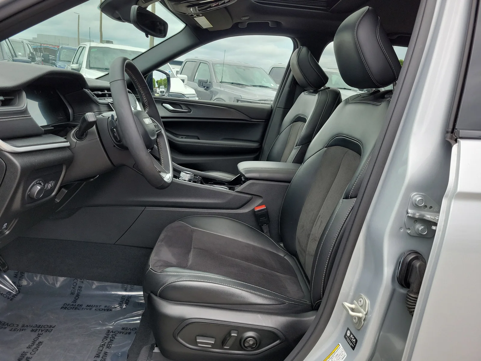 2023 Jeep Grand Cherokee Altitude X 4WD photo 11