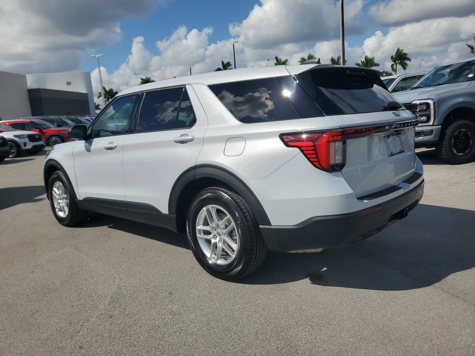 2026 Ford Explorer Active w/100A Pkg photo 7