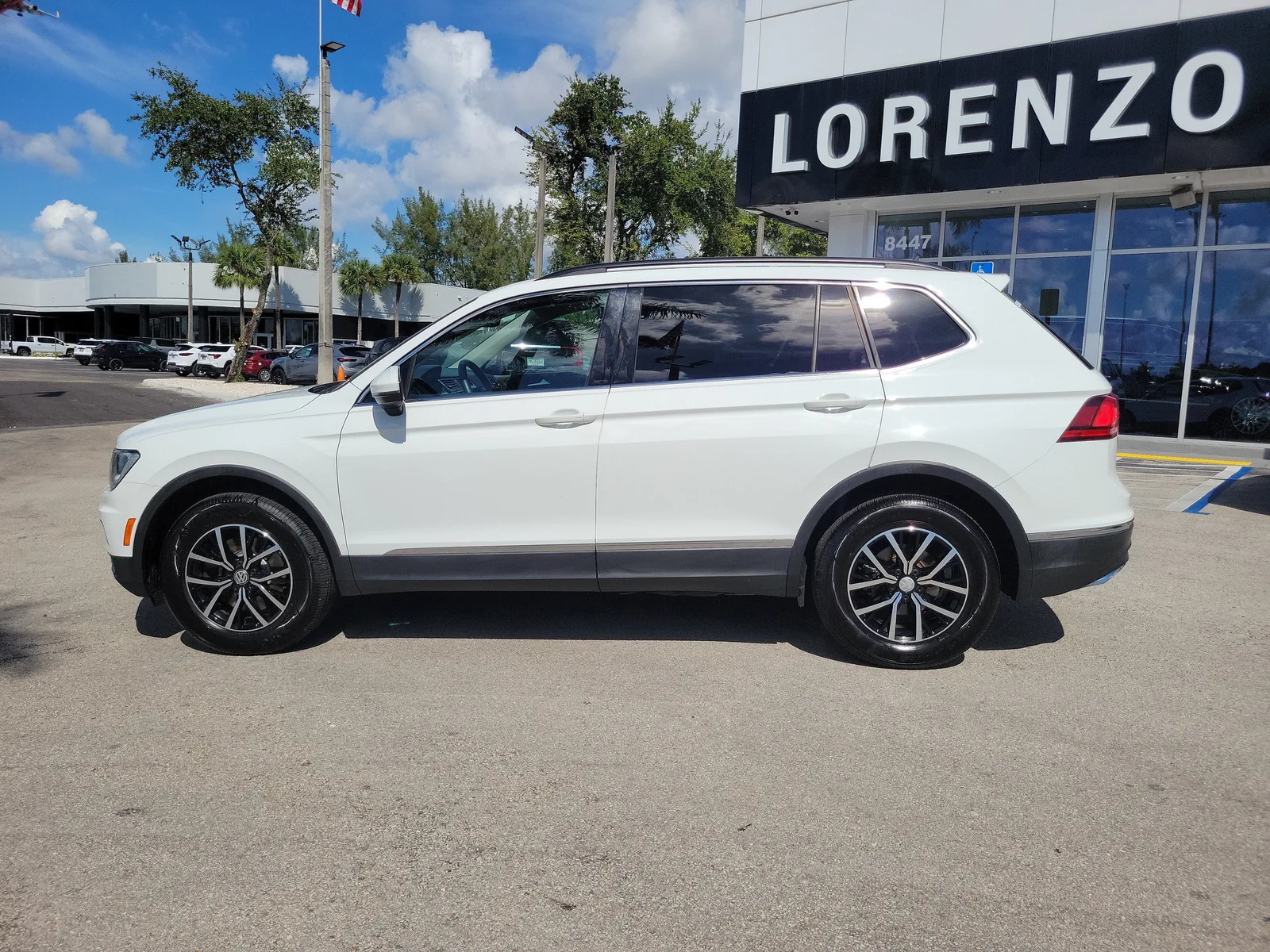 2021 Volkswagen Tiguan SE photo 8