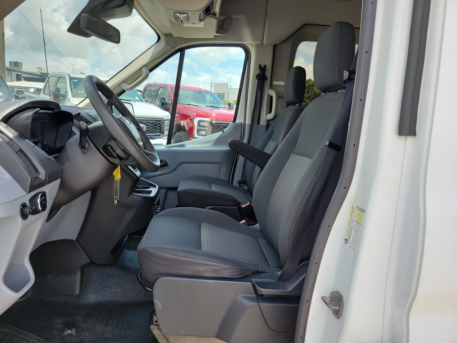 2016 Ford Transit Wagon XL photo 25