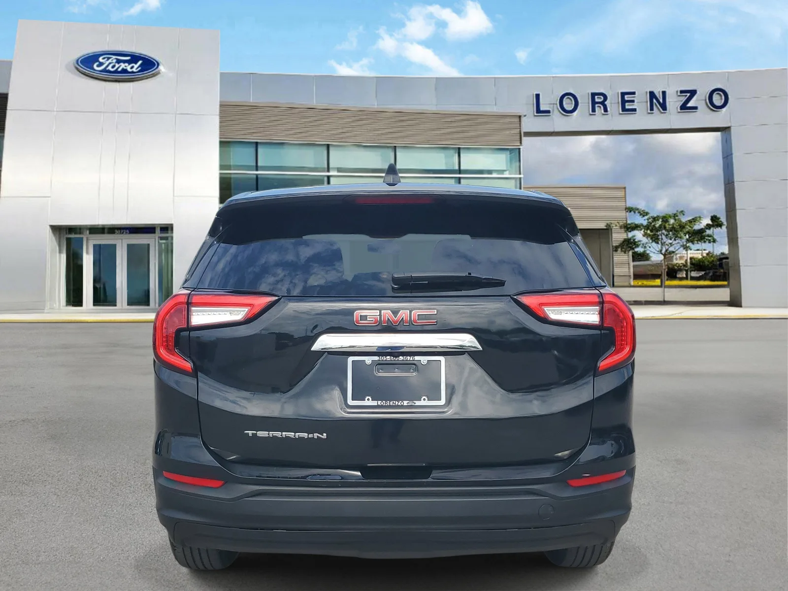 2024 GMC Terrain SLE photo 6