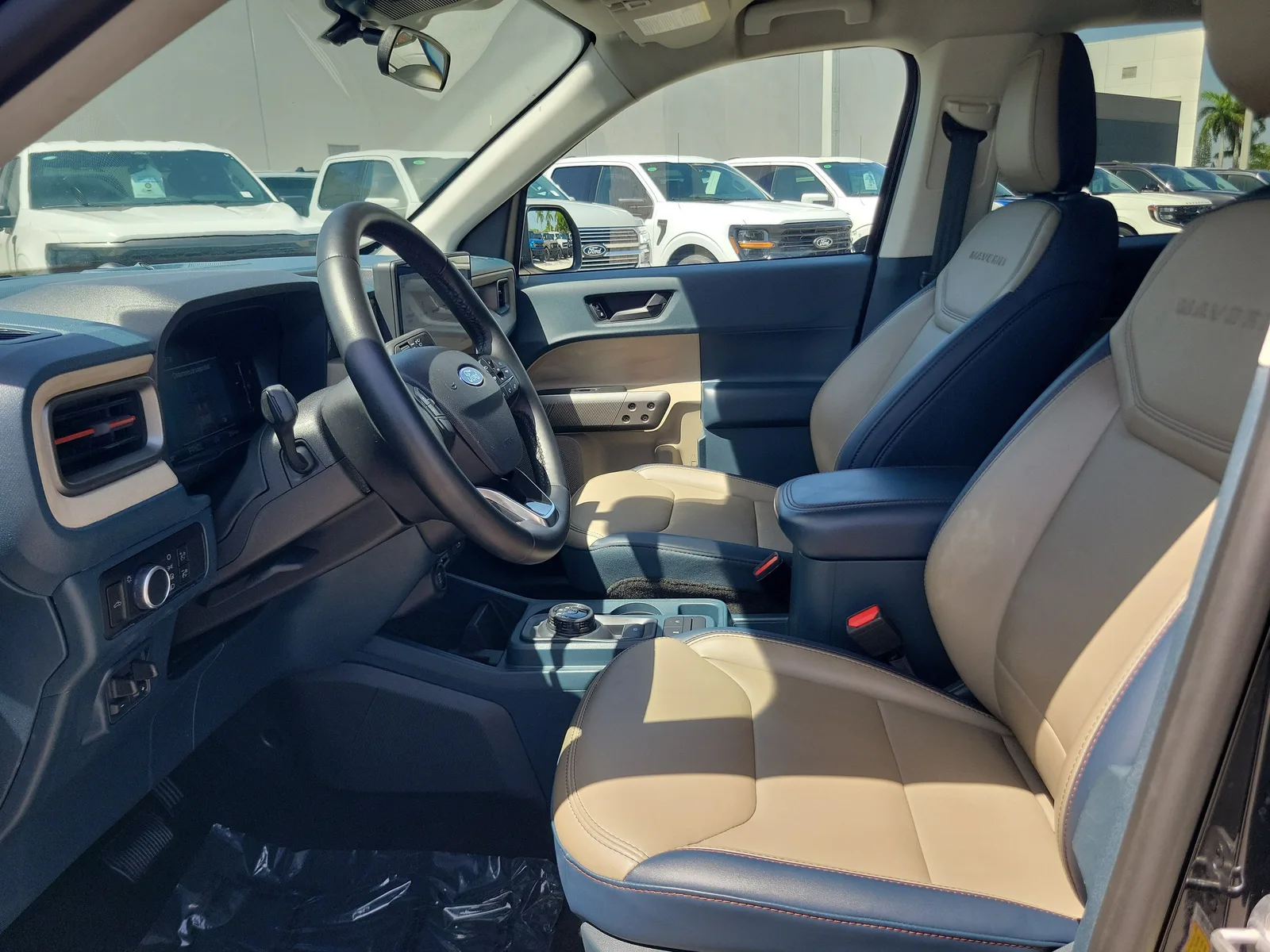 2025 Ford Maverick LARIAT 4WD photo 11