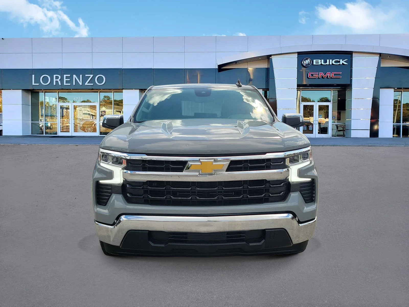 2024 Chevrolet Silverado 1500 LT photo 2