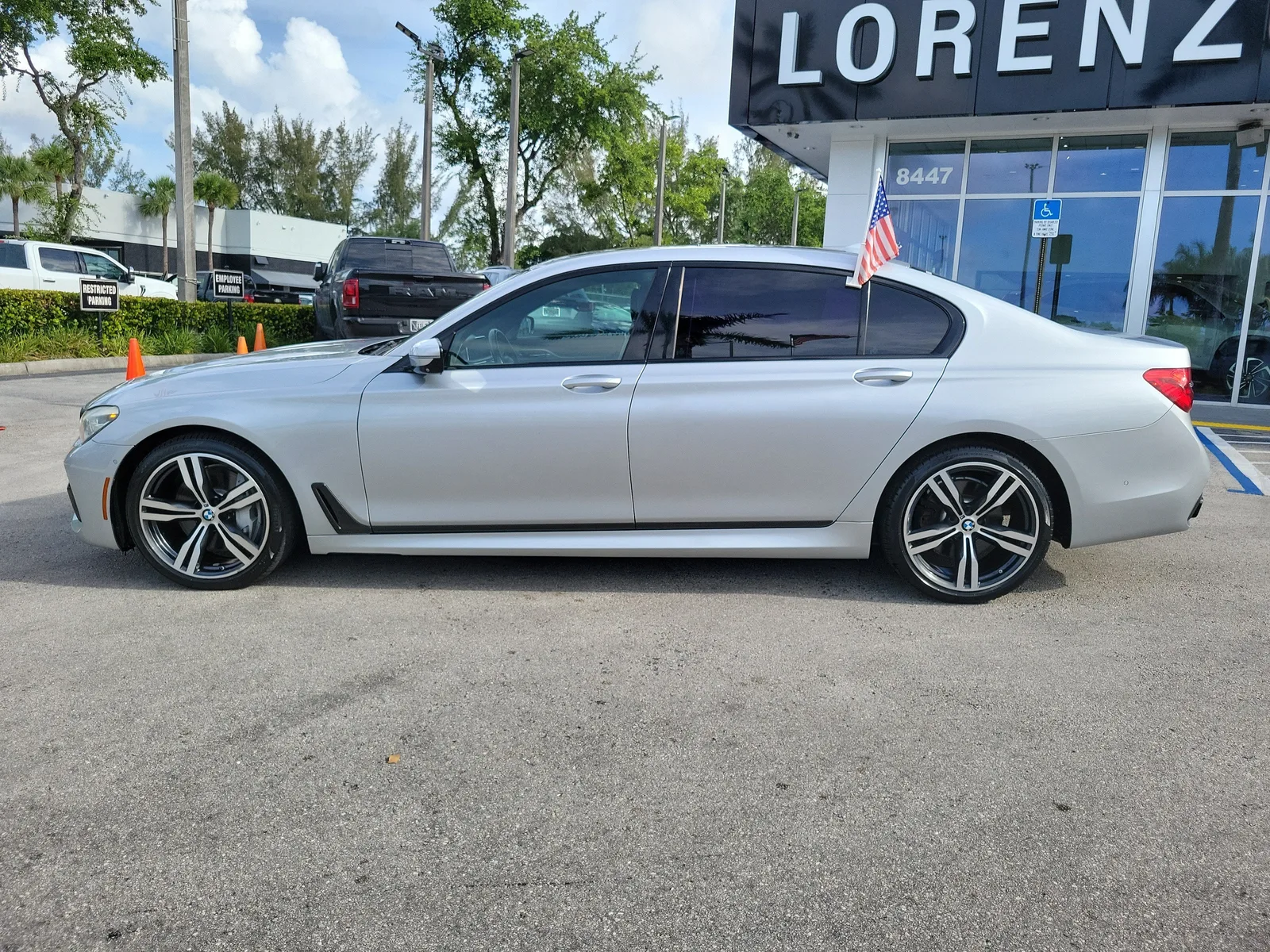 2017 BMW 7 Series 750i photo 8