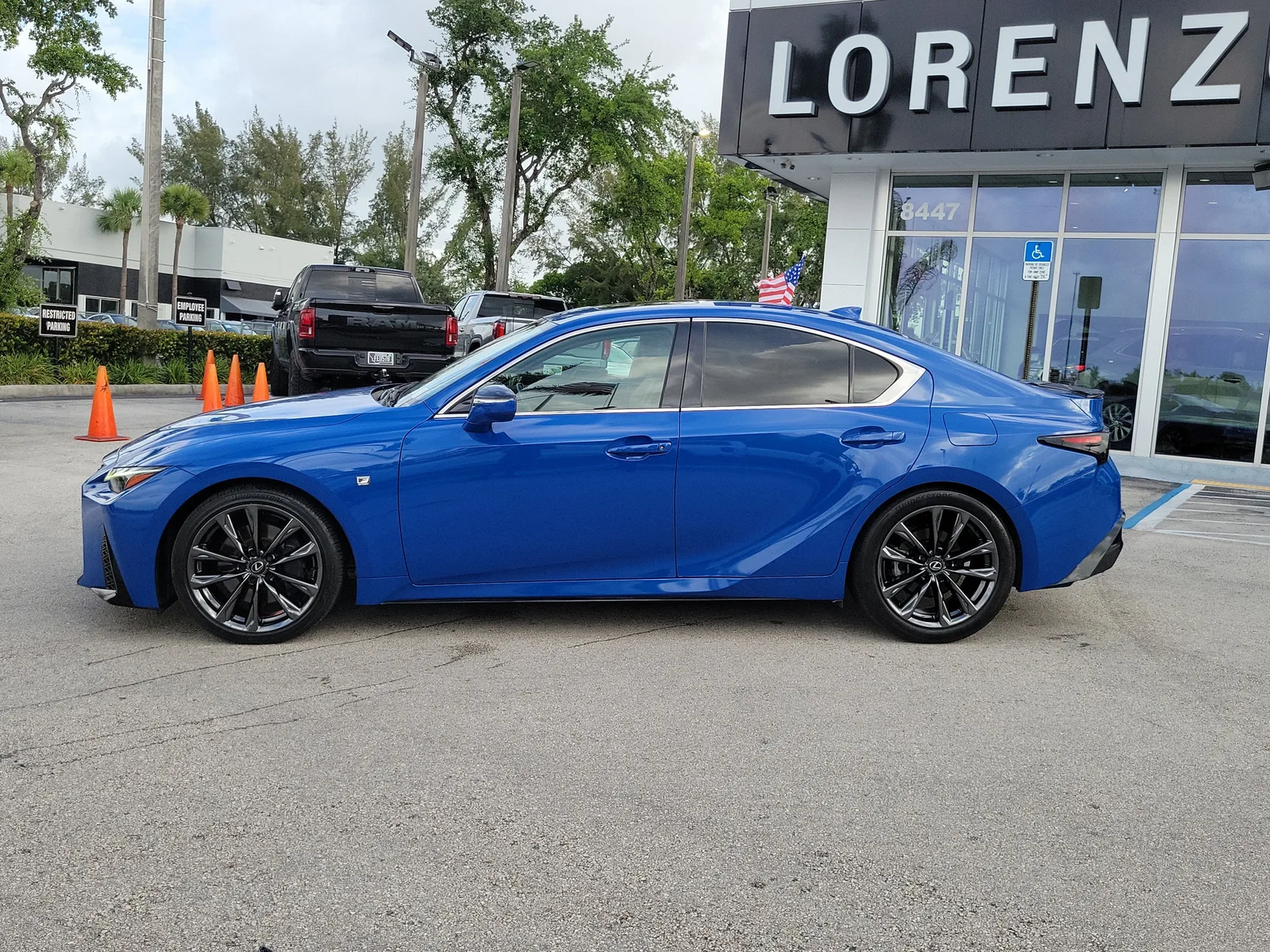 2023 Lexus IS IS 350 F SPORT photo 8