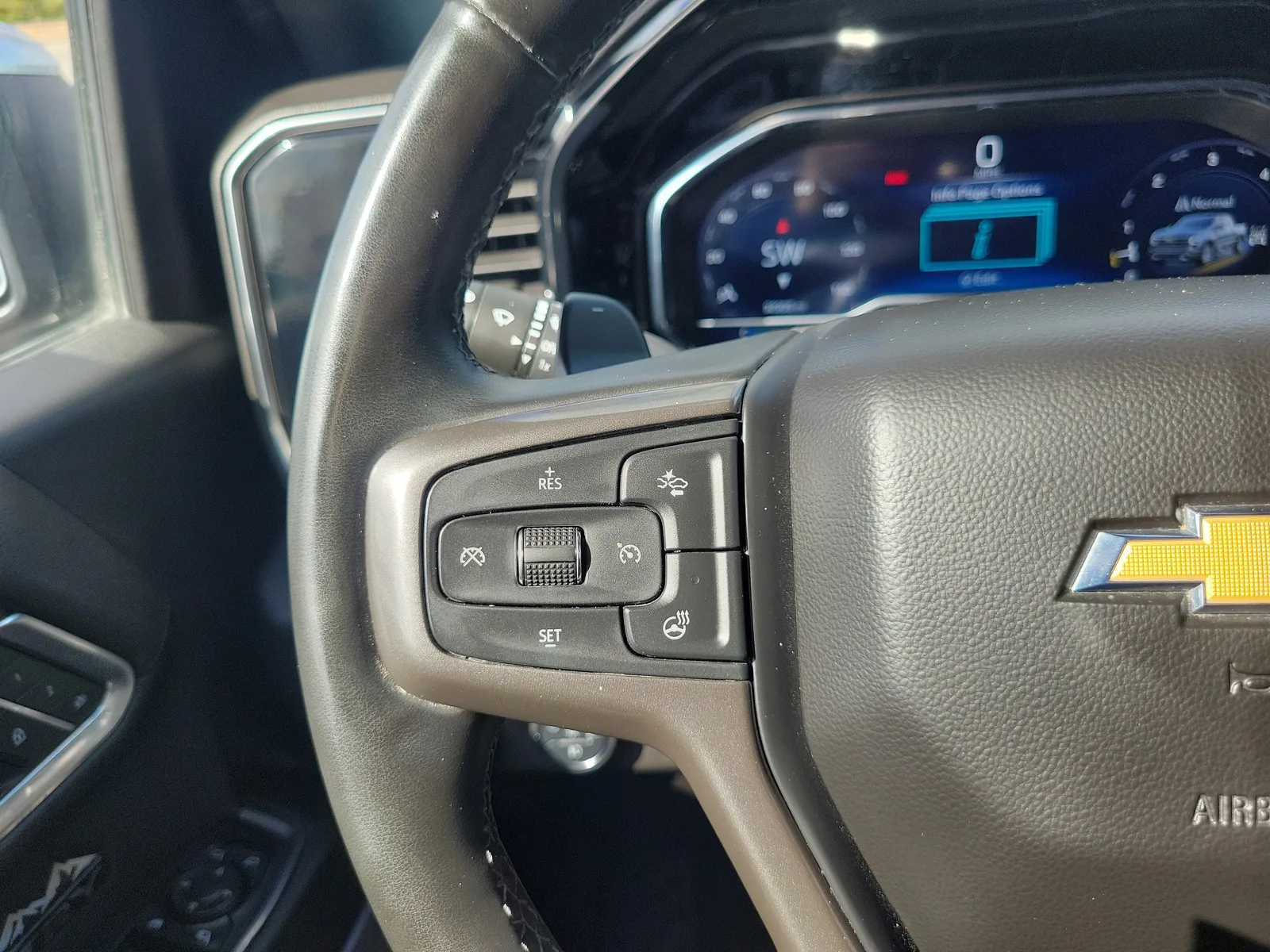 2024 Chevrolet Silverado 1500 High Country photo 17