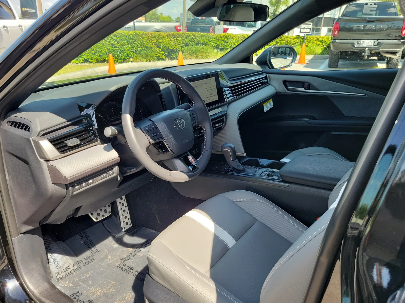 2025 Toyota Camry LE photo 15