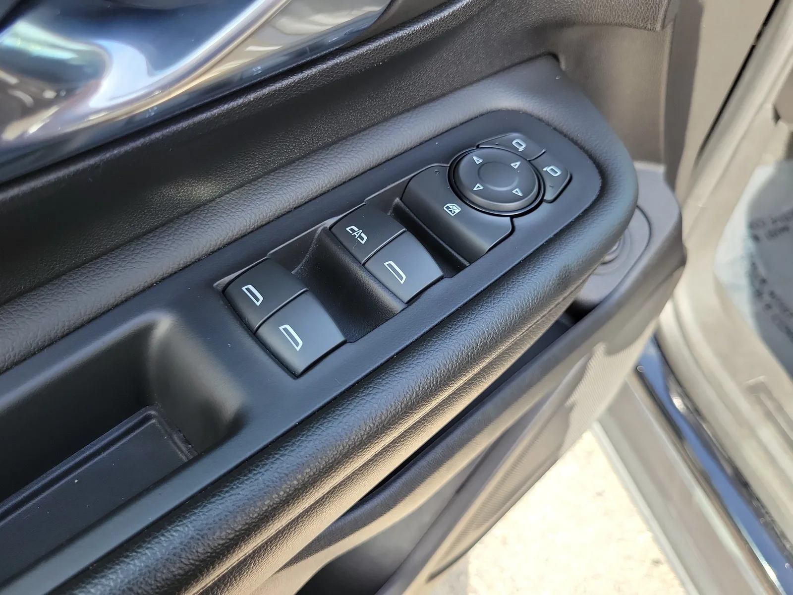 2023 GMC Terrain SLE photo 25