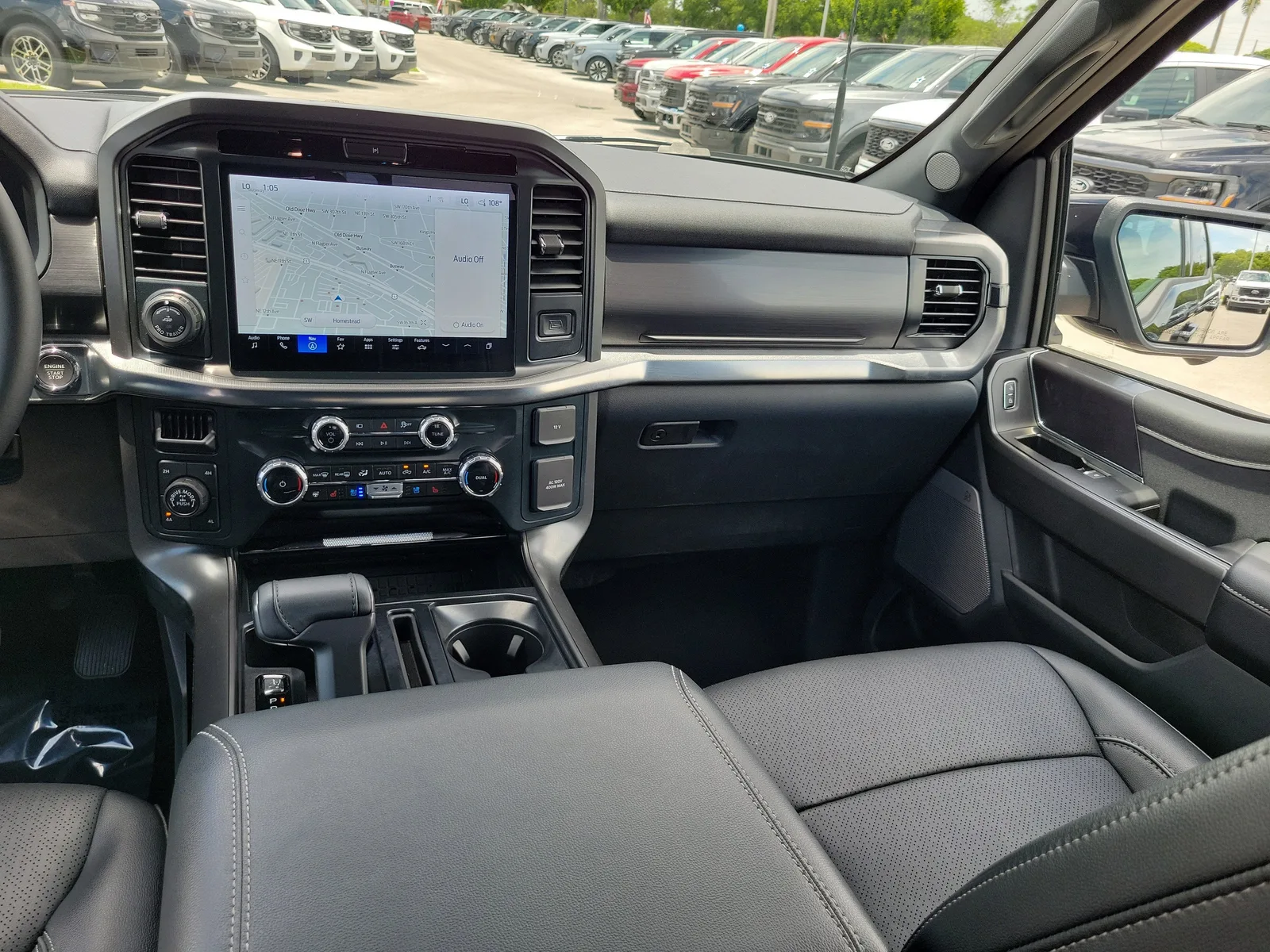2025 Ford F-150 LARIAT 4WD photo 16