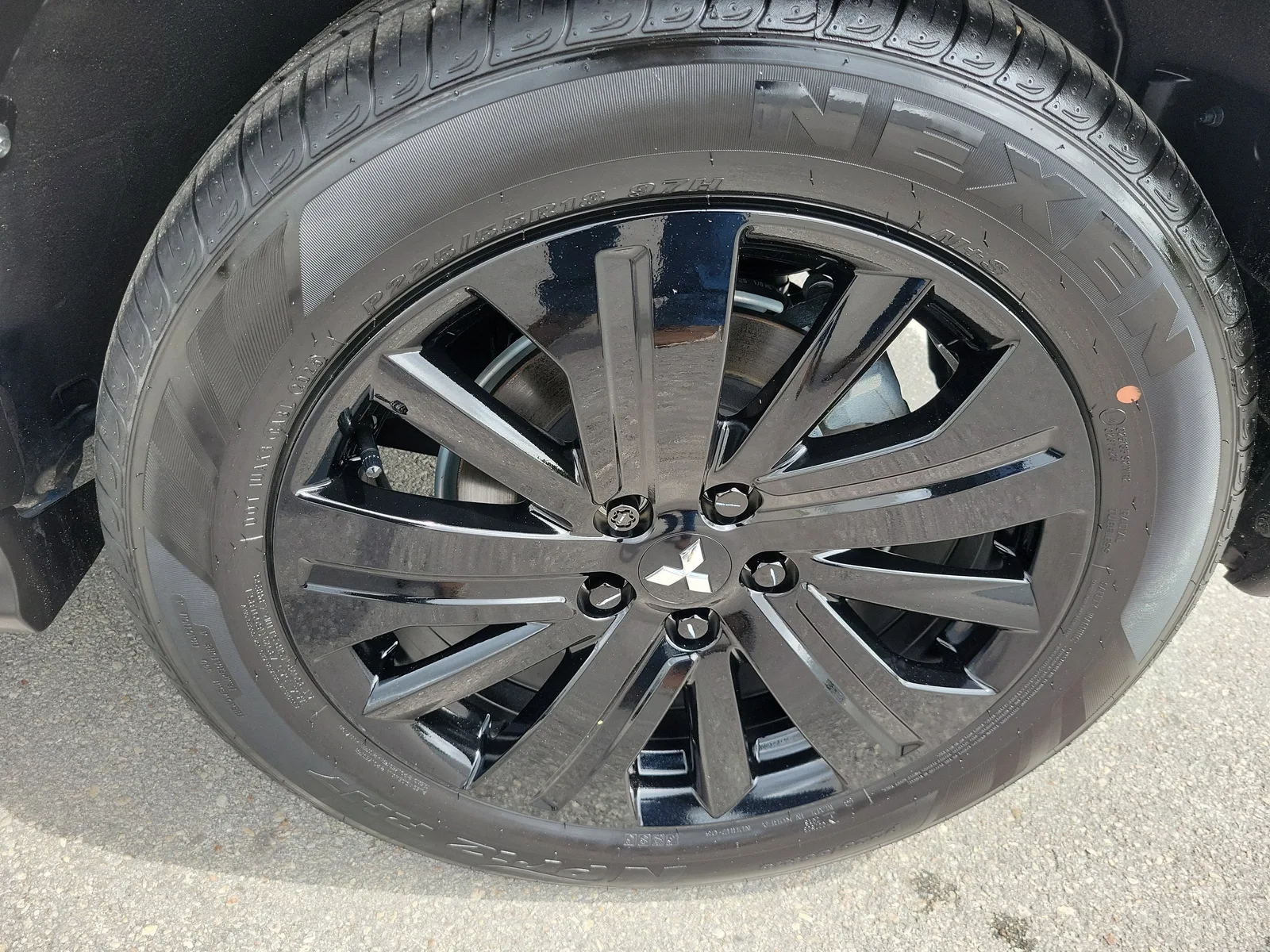 2025 Mitsubishi Outlander Sport LE photo 29