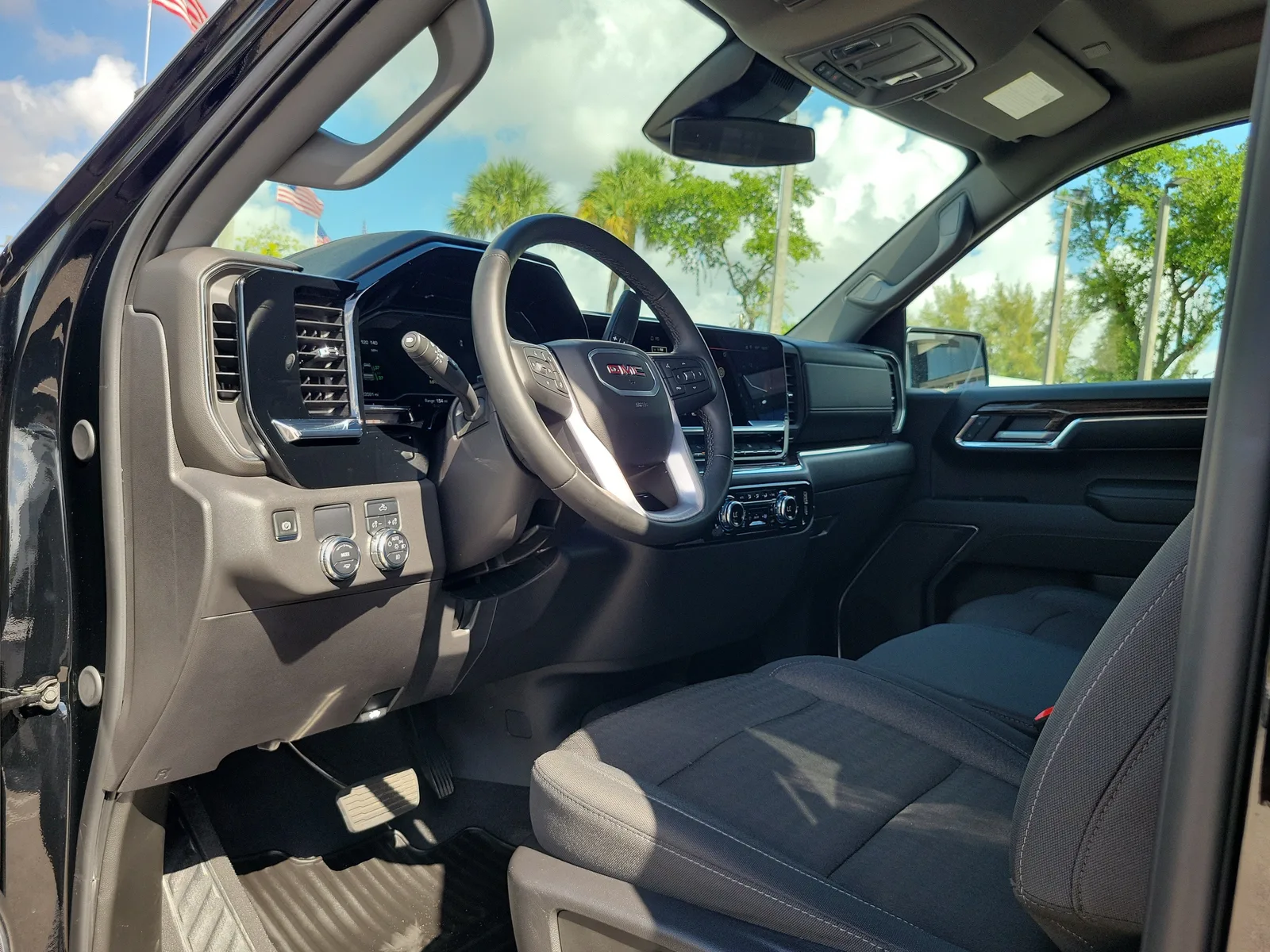 2024 GMC Sierra 1500 Elevation photo 9