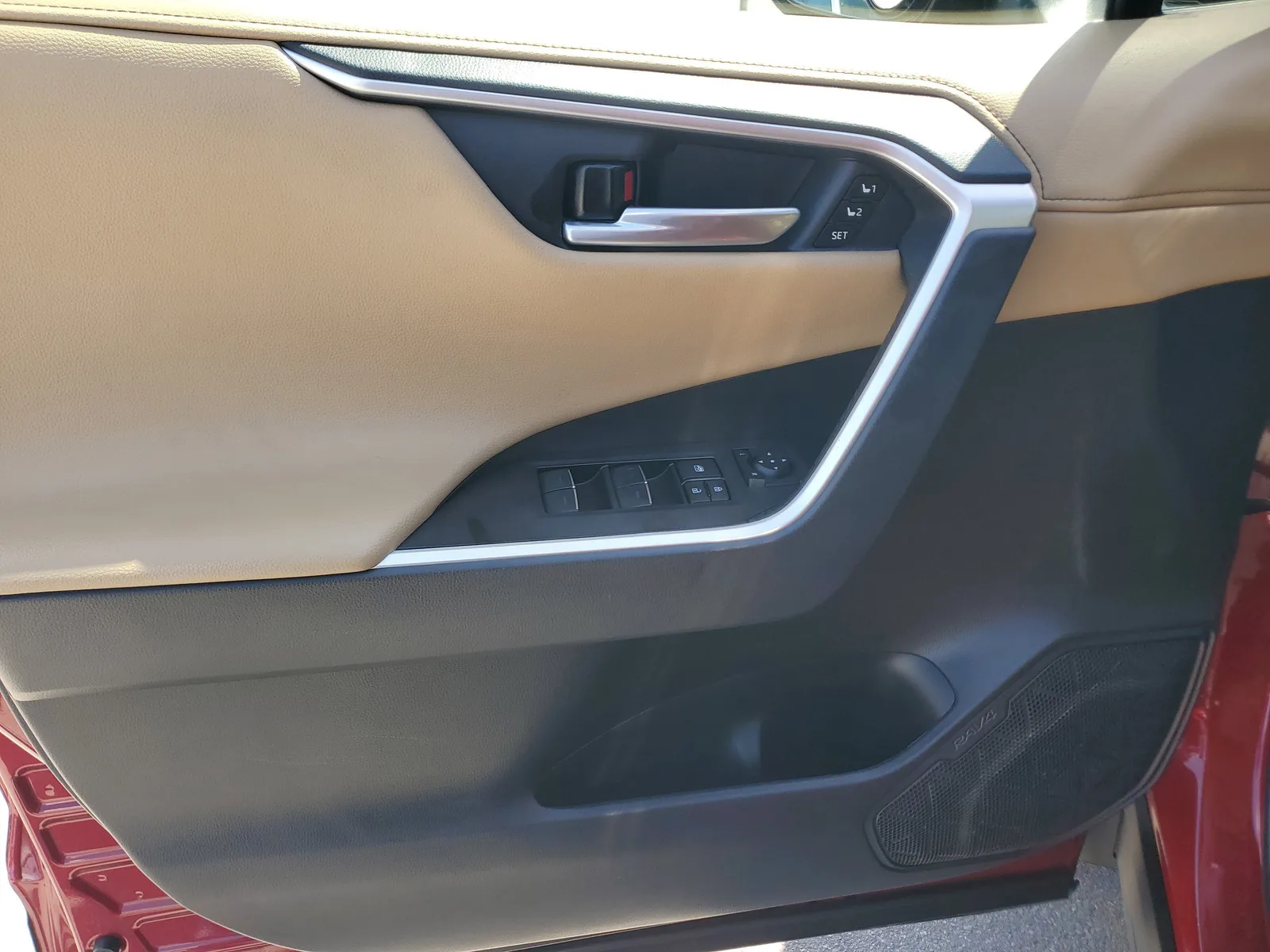 2023 Toyota RAV4 Limited photo 28