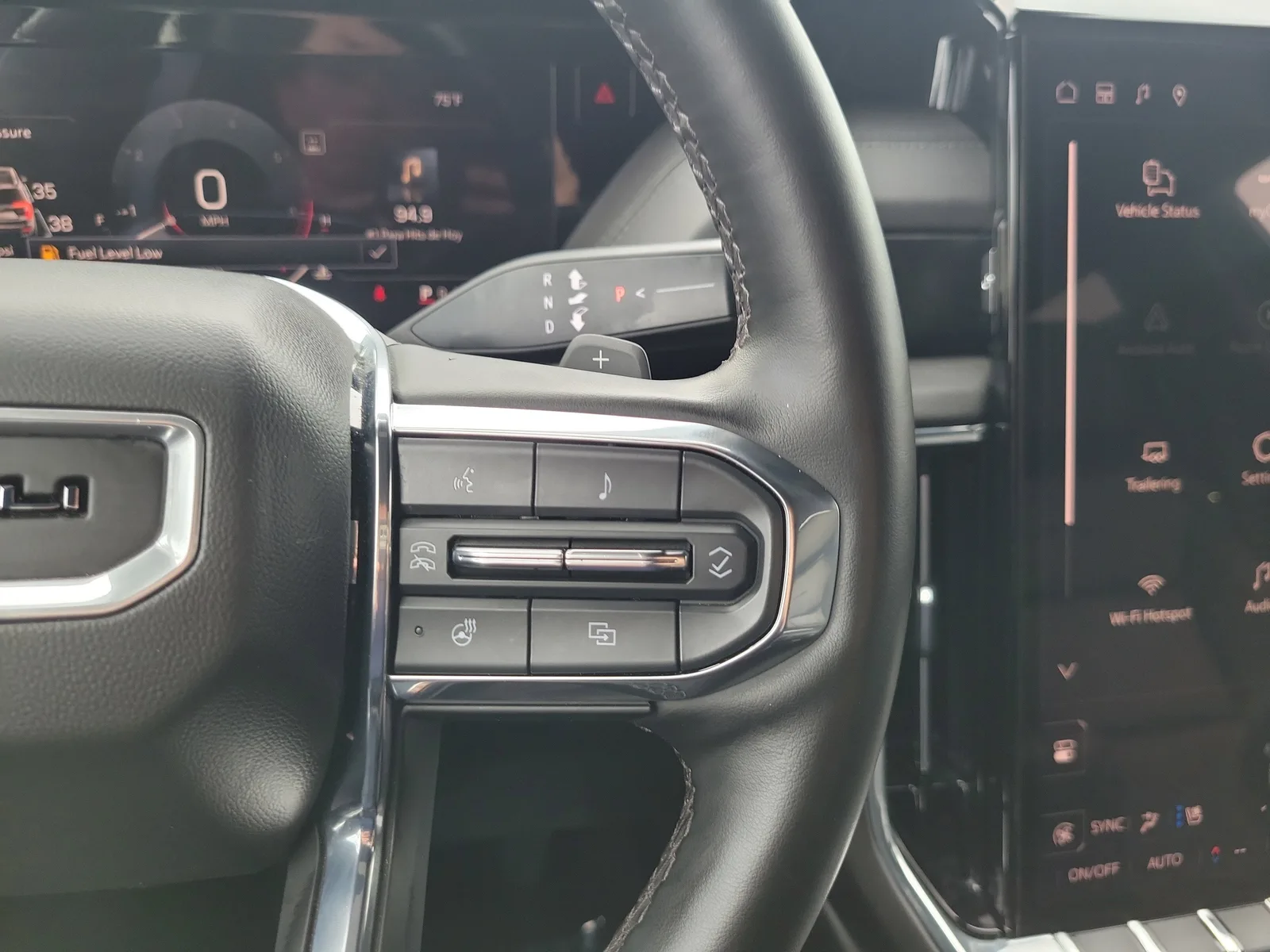 2025 GMC Yukon Denali photo 20