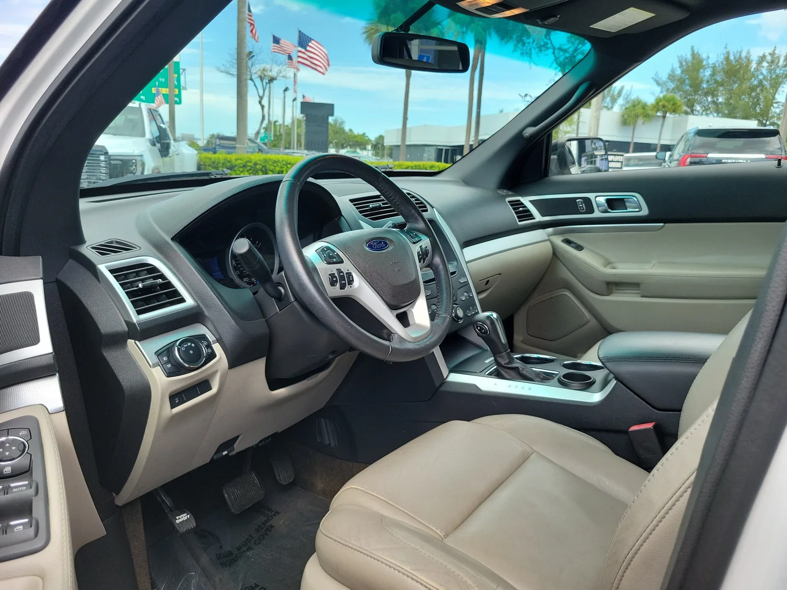 2013 Ford Explorer XLT photo 9