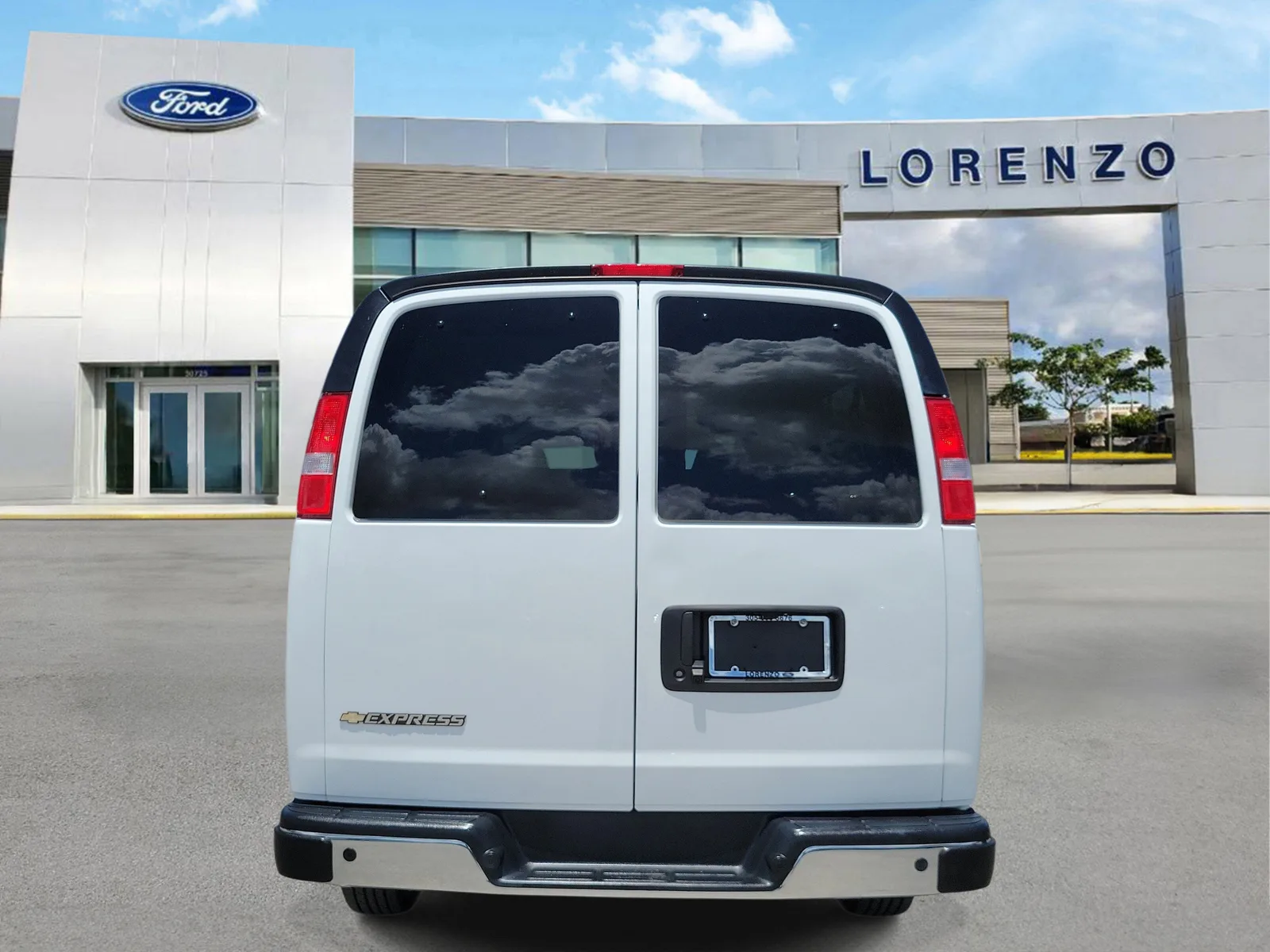 2025 Chevrolet Express Passenger LT photo 6