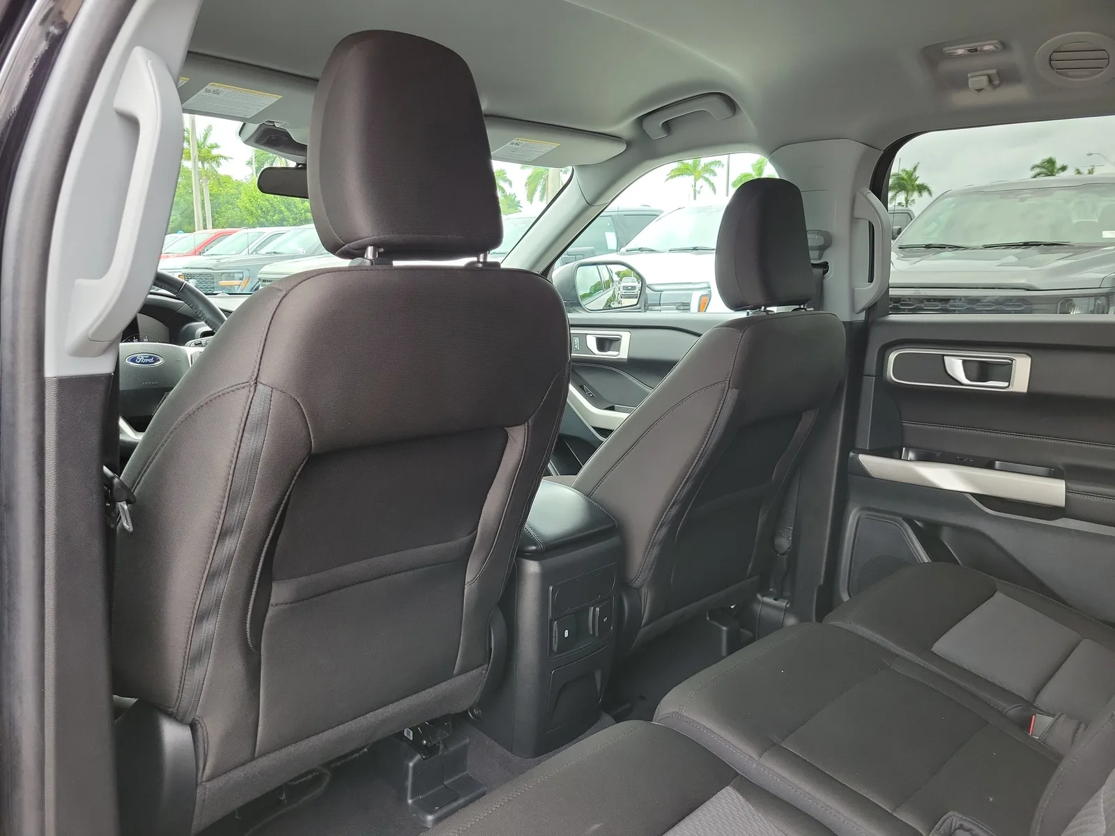2023 Ford Explorer XLT photo 13