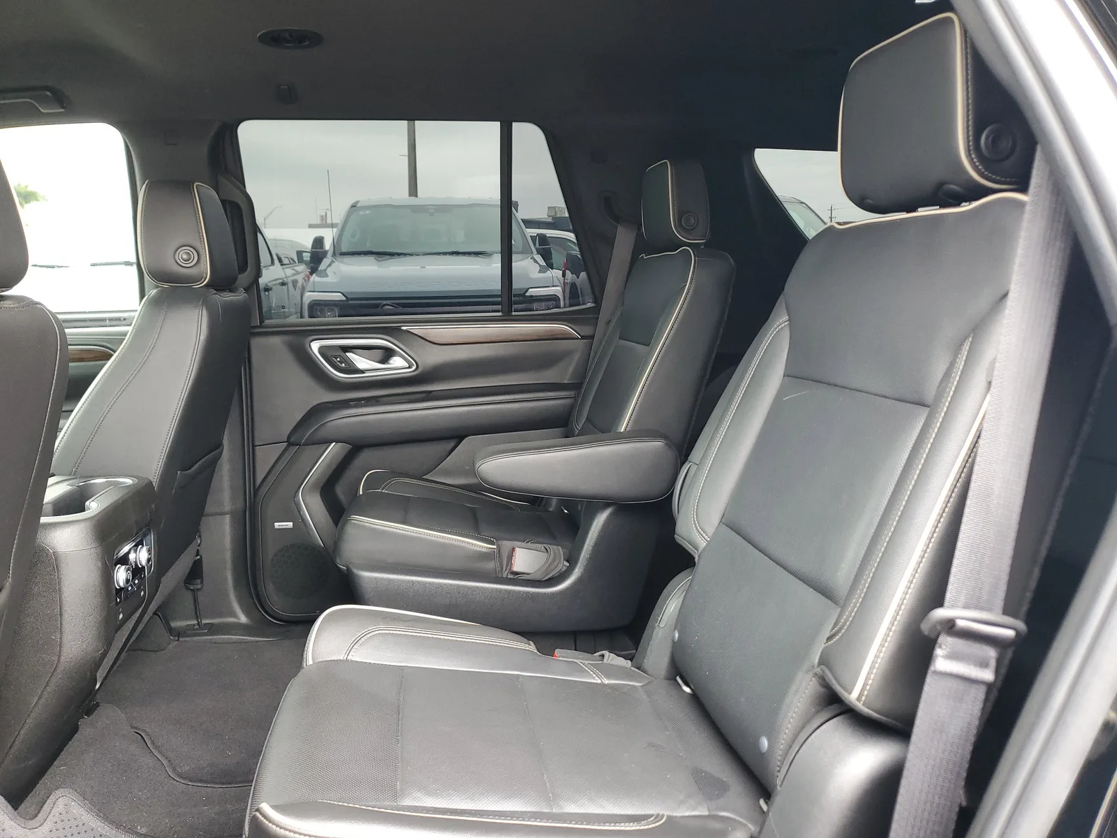 2021 Chevrolet Tahoe Premier photo 13