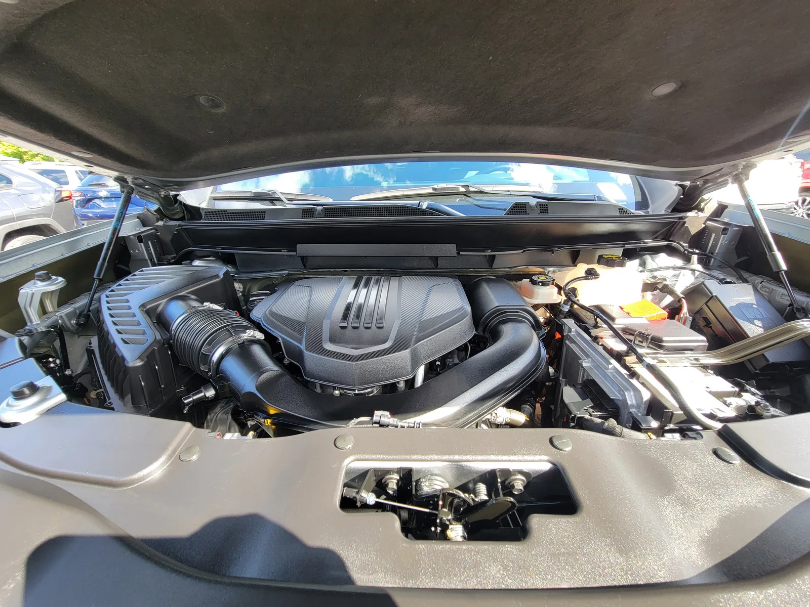 2024 GMC Acadia AT4 photo 27