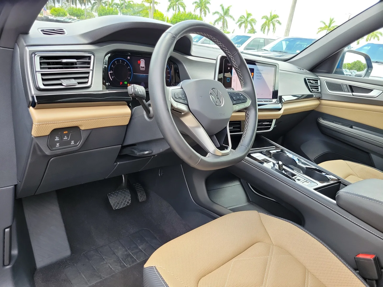 2025 Volkswagen Atlas Cross Sport 2.0T SE w/Technology photo 14