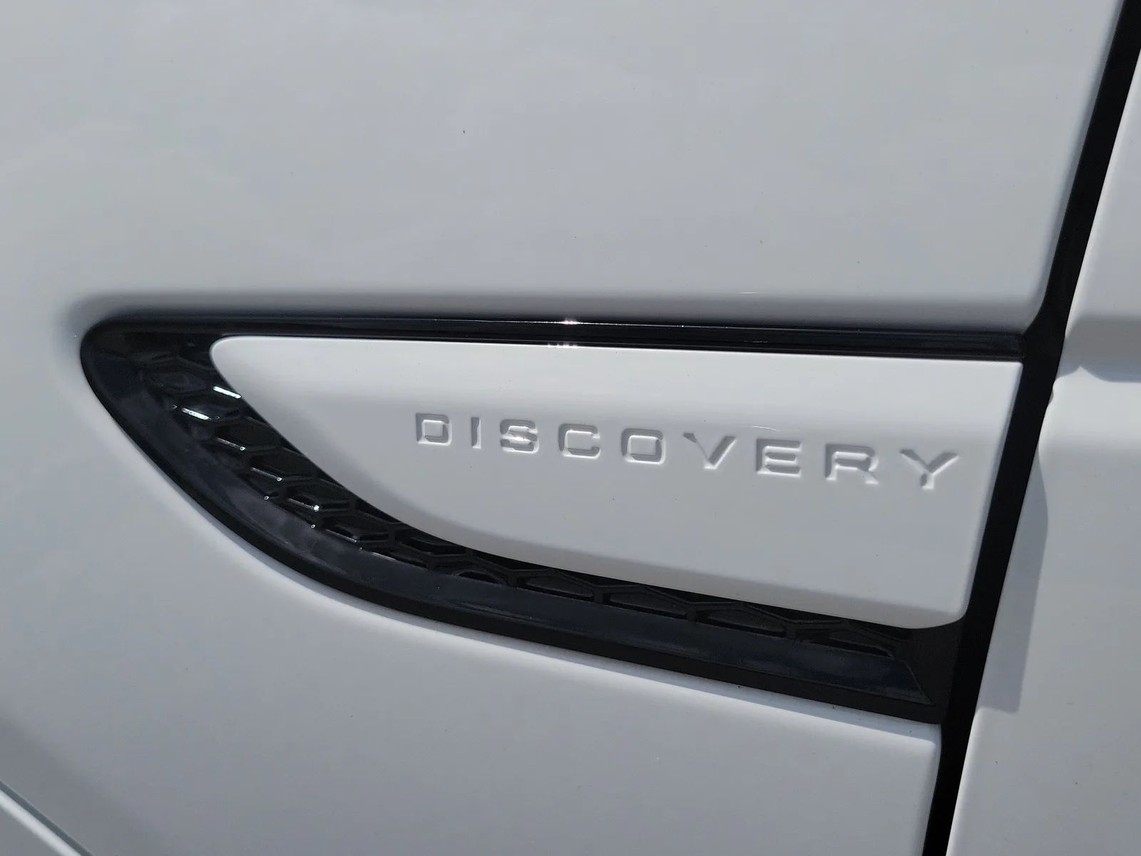 2023 Land Rover Discovery Sport S R-Dynamic photo 31