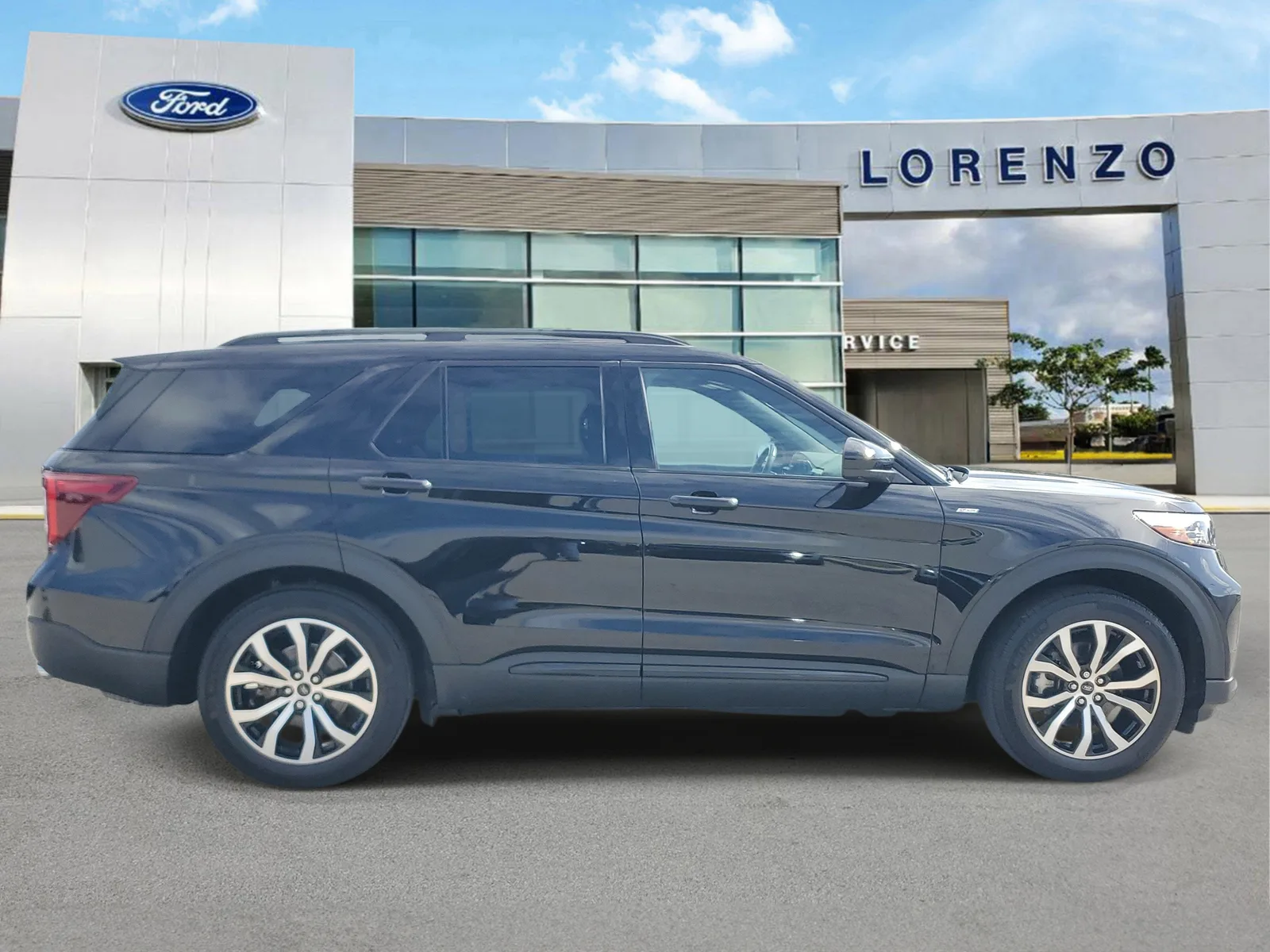 2023 Ford Explorer ST-Line photo 4
