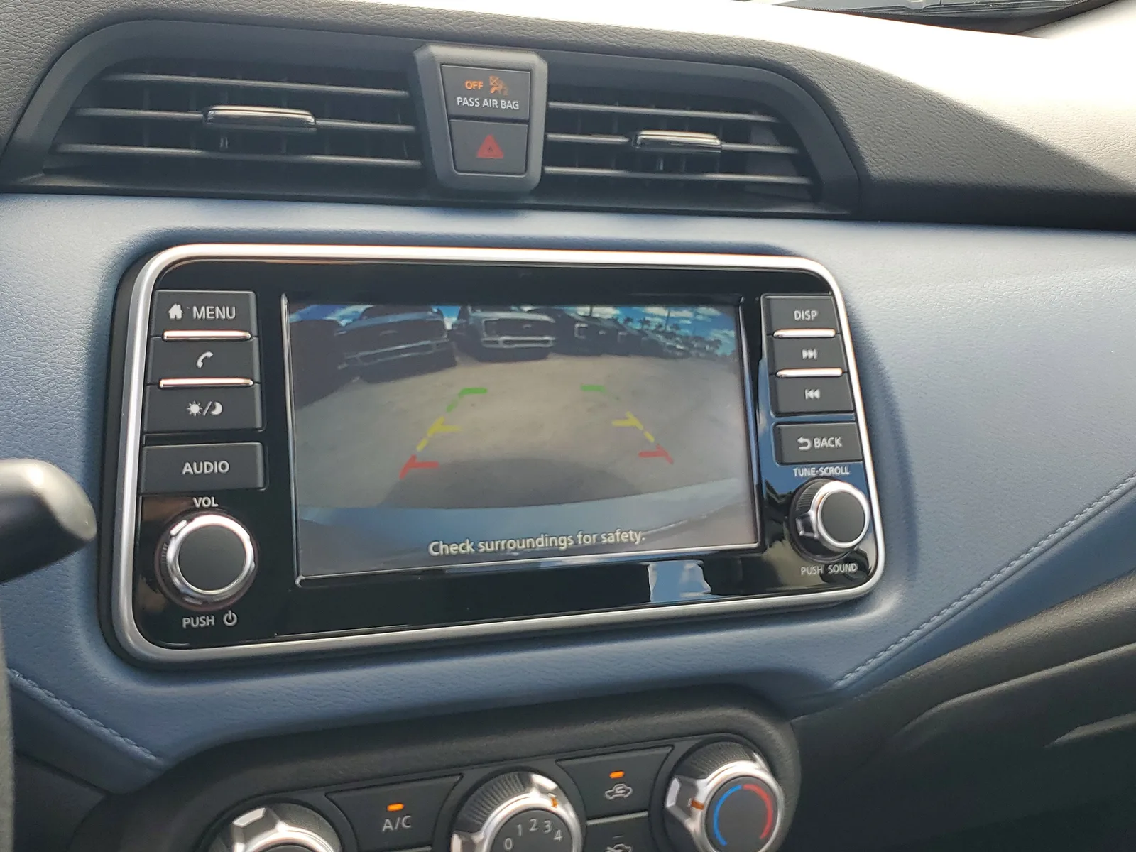 2025 Nissan Versa SV photo 10