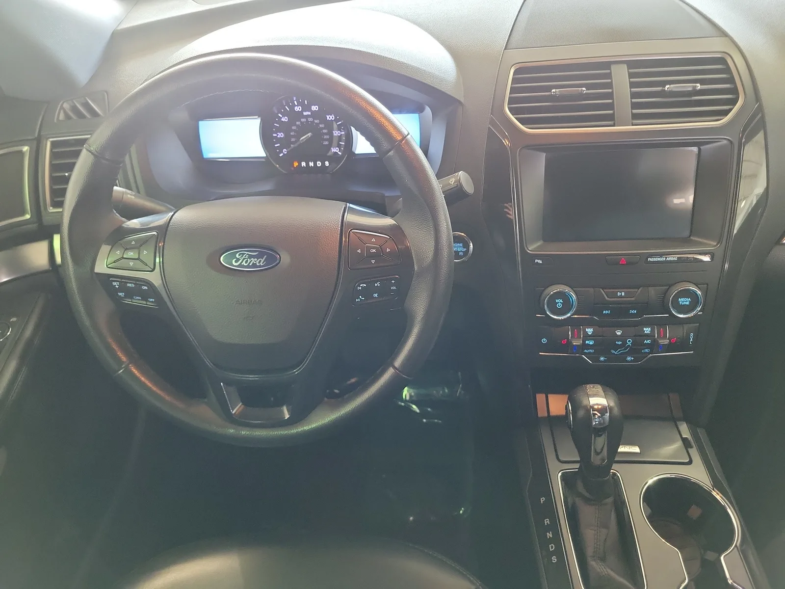 2019 Ford Explorer XLT photo 19
