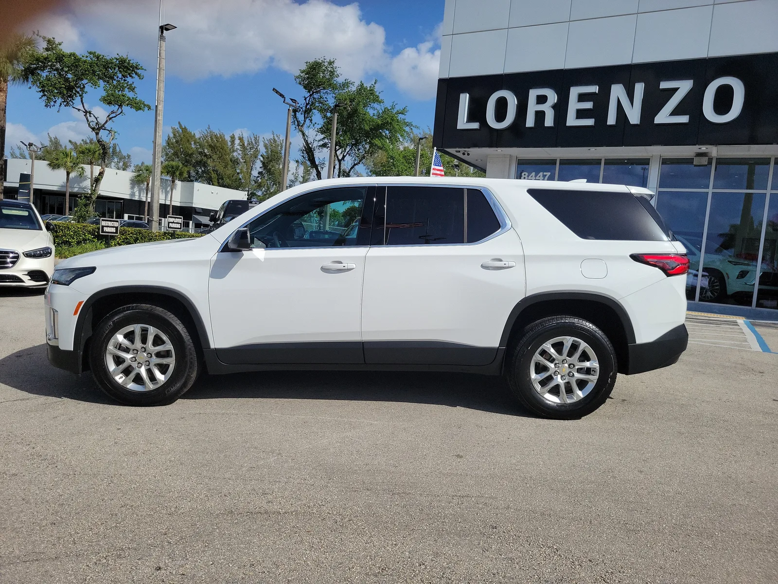 2023 Chevrolet Traverse LS photo 8