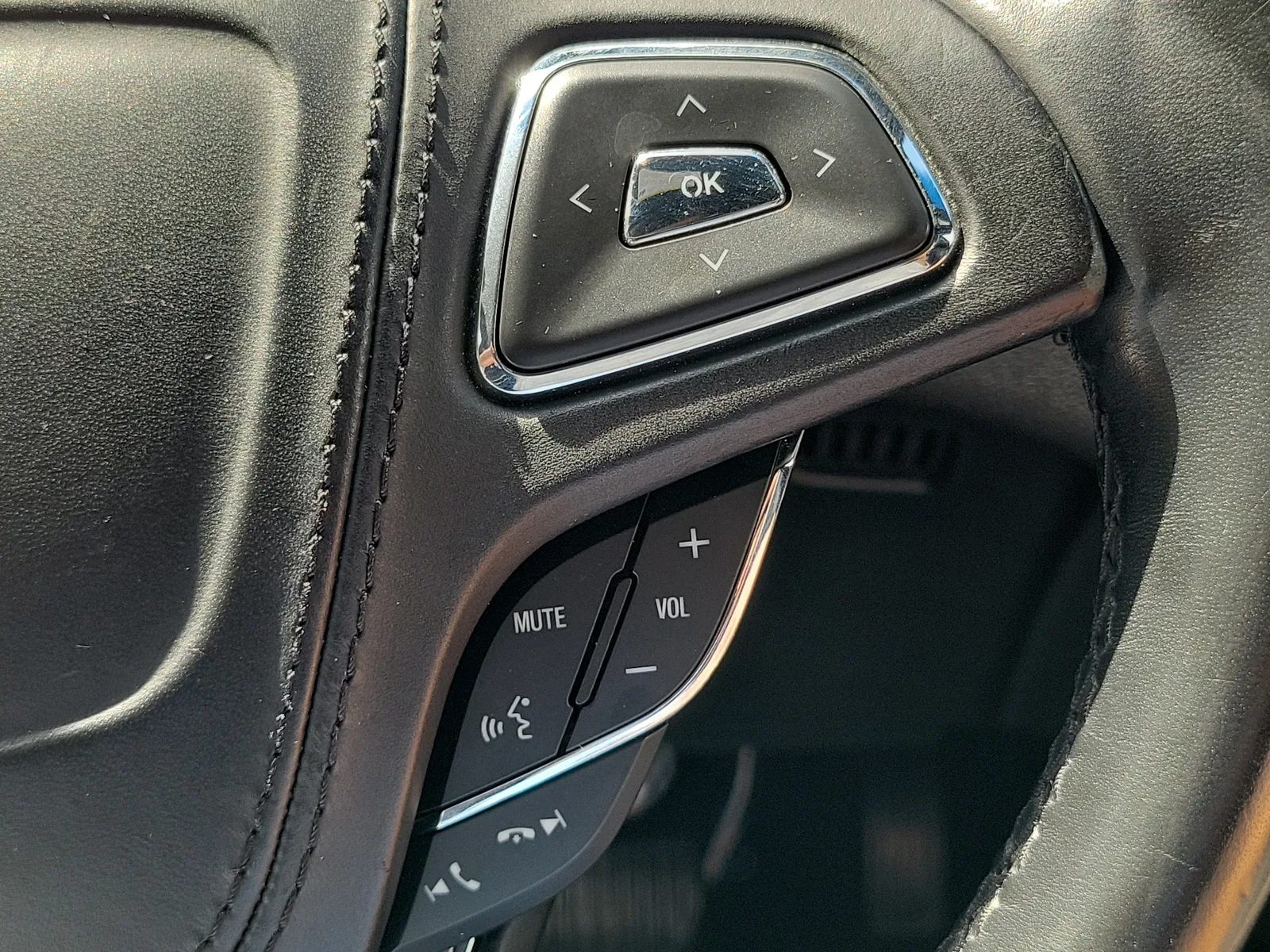 2020 Lincoln MKZ Standard photo 21