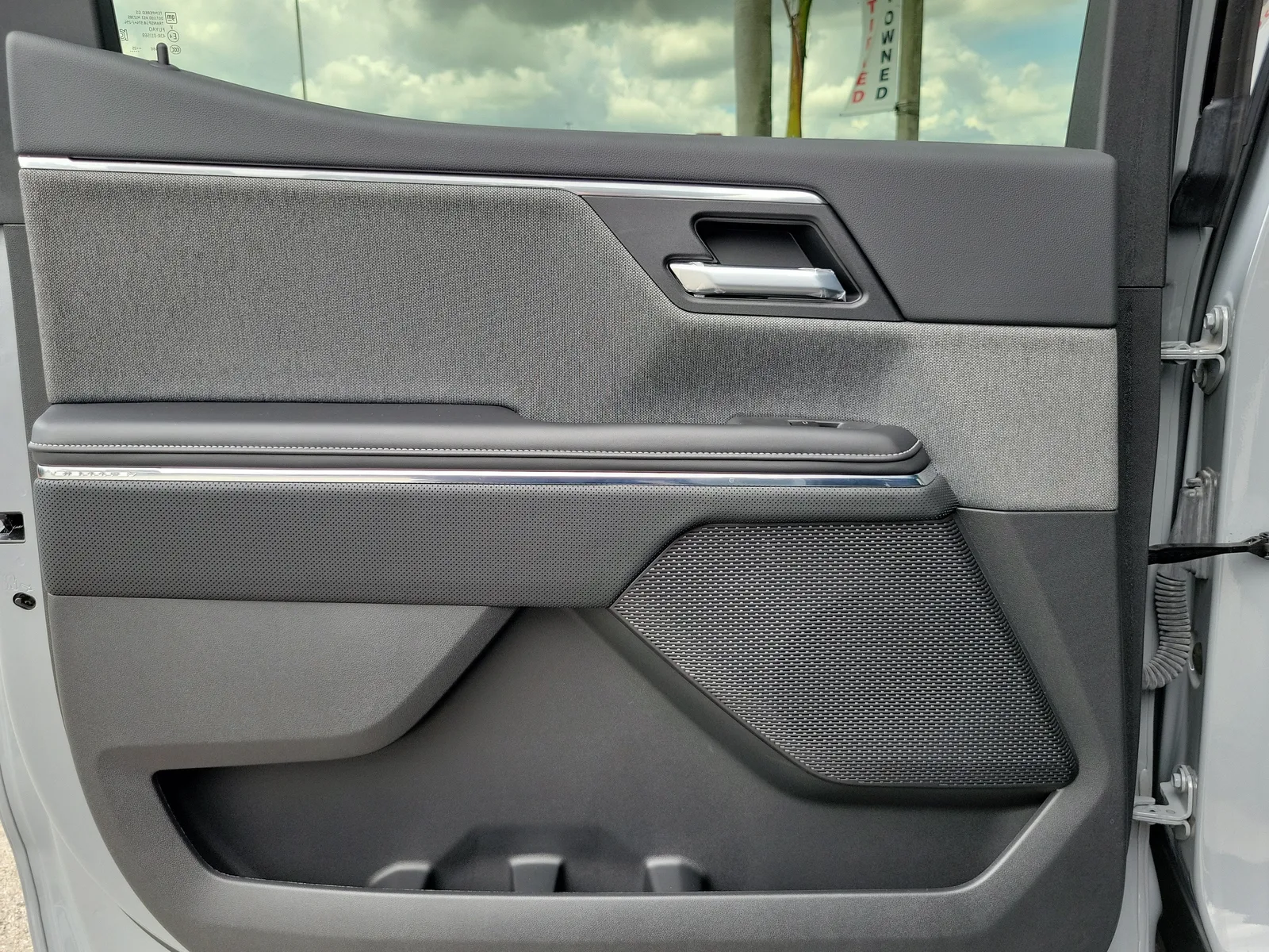 2026 GMC Sierra EV Elevation Standard Range photo 24