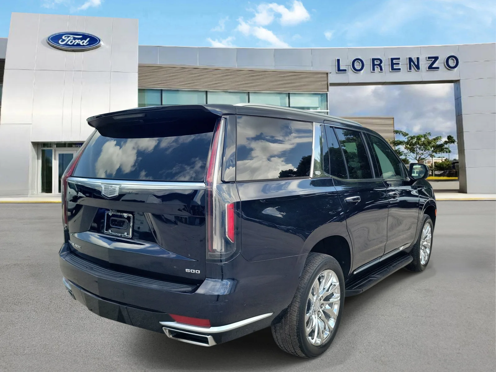 2023 Cadillac Escalade 4WD Premium Luxury photo 5