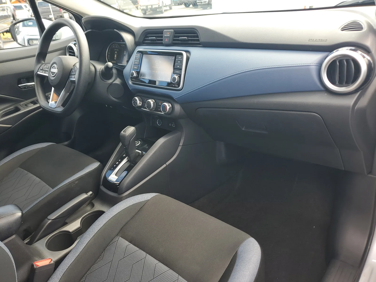 2025 Nissan Versa SV photo 15