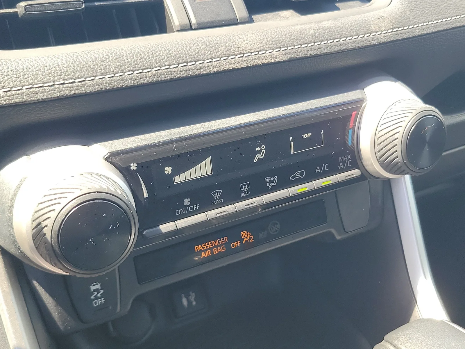 2019 Toyota RAV4 LE photo 23