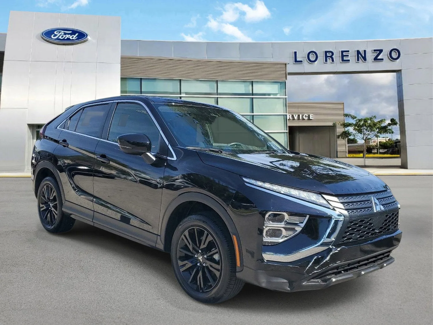 2024 Mitsubishi Eclipse Cross LE photo 3