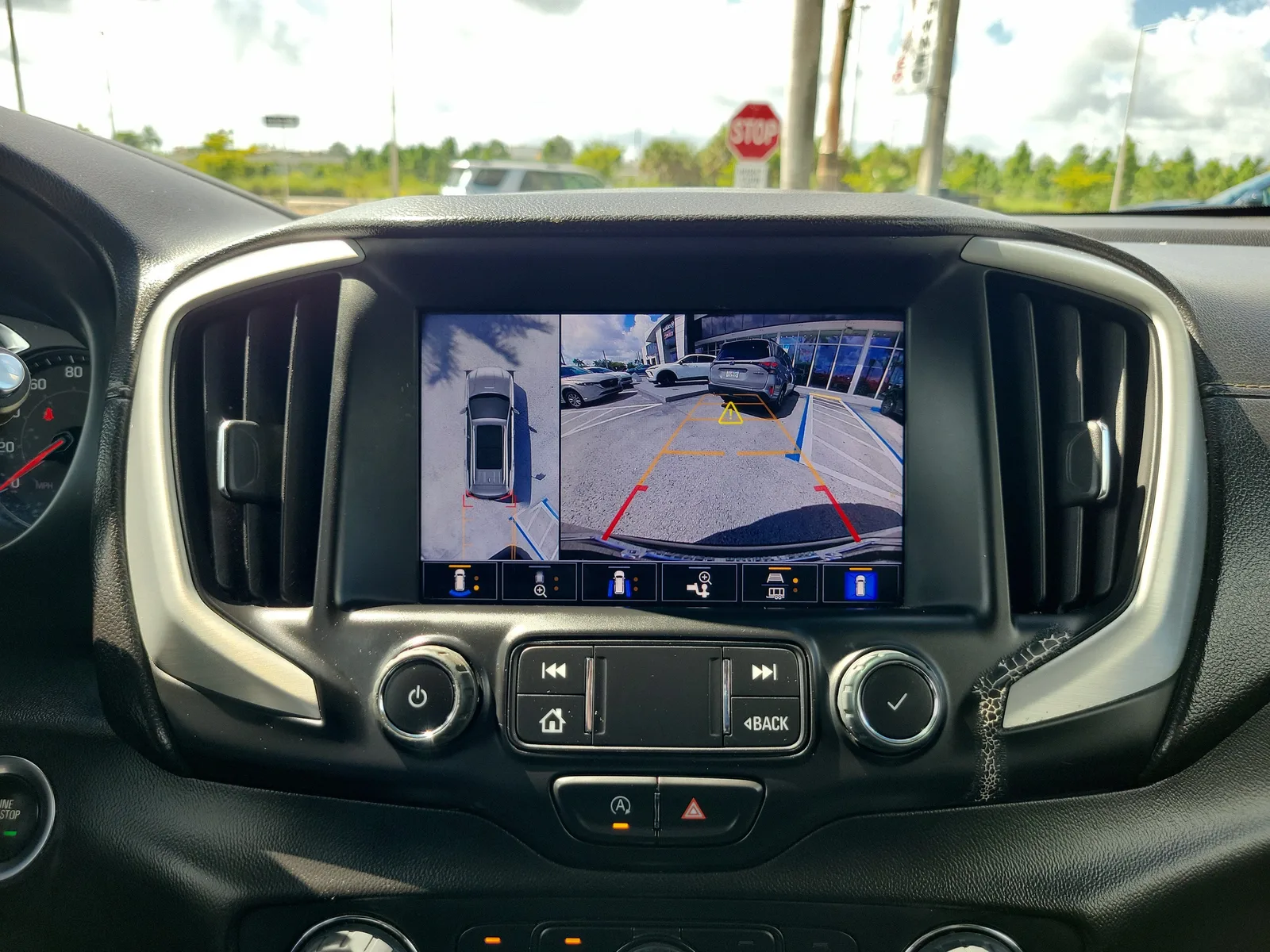 2023 GMC Terrain SLT photo 10