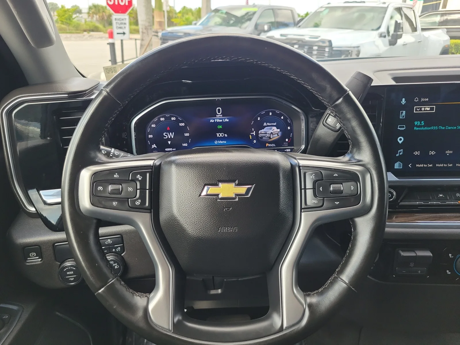 2024 Chevrolet Silverado 1500 LT photo 17
