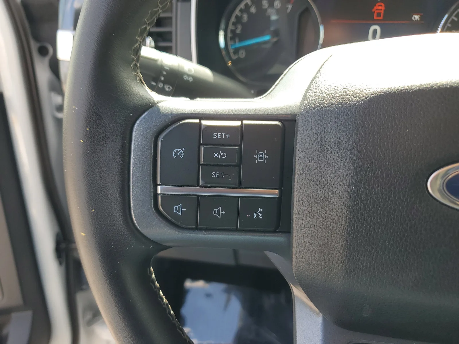 2023 Ford F-150 XLT 4WD photo 20