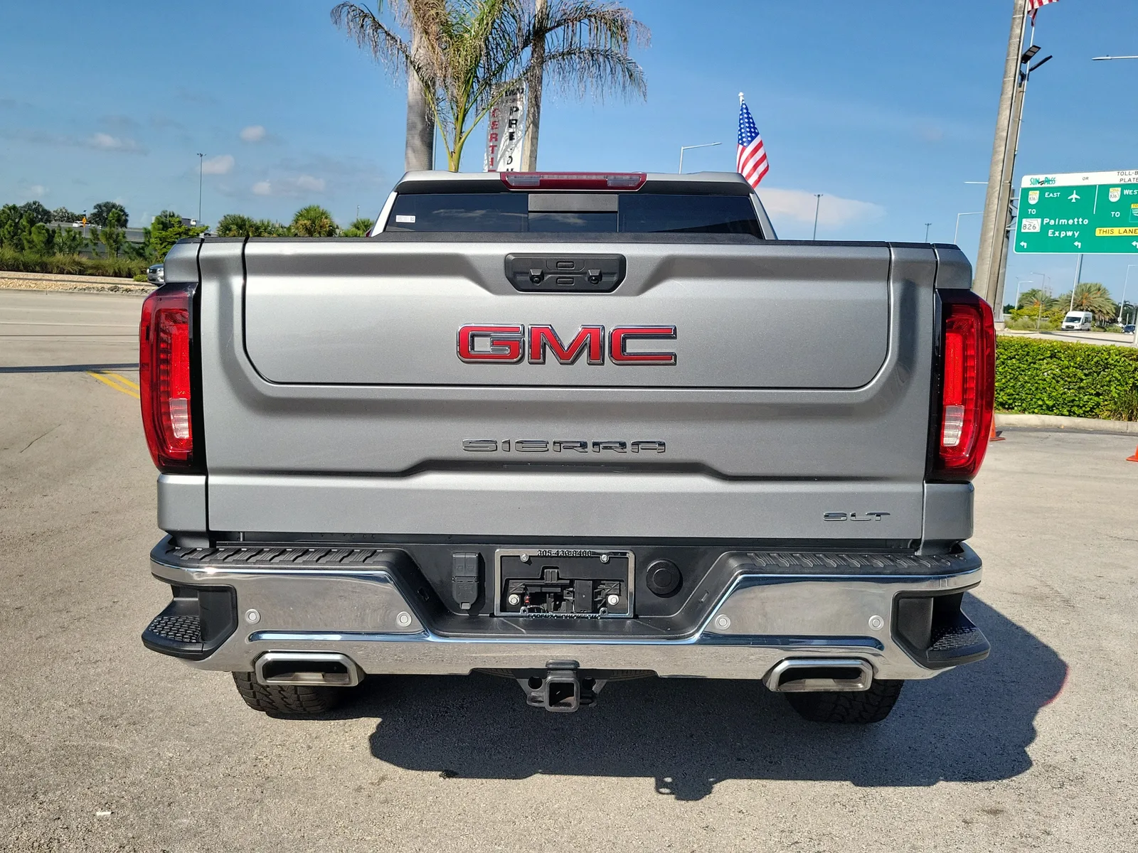 2024 GMC Sierra 1500 SLT photo 6