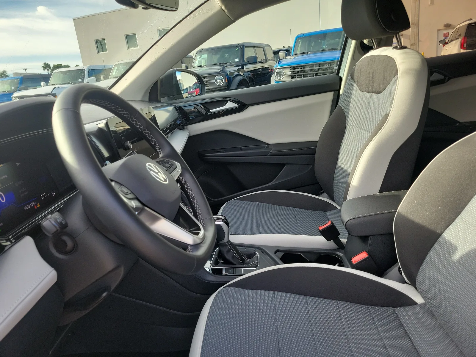 2025 Volkswagen Taos S photo 11