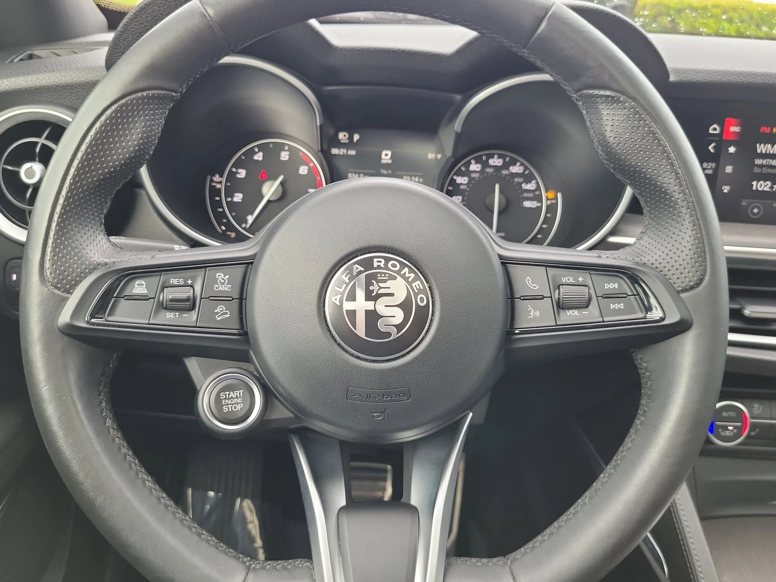 2022 Alfa Romeo Stelvio Ti photo 19