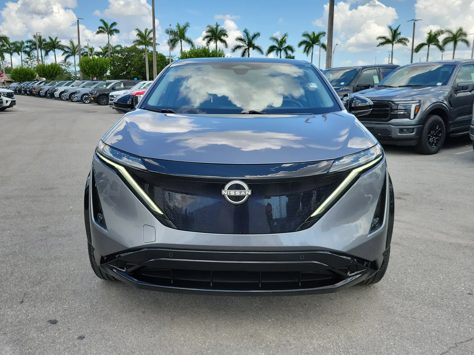 2023 Nissan ARIYA ENGAGE photo 2