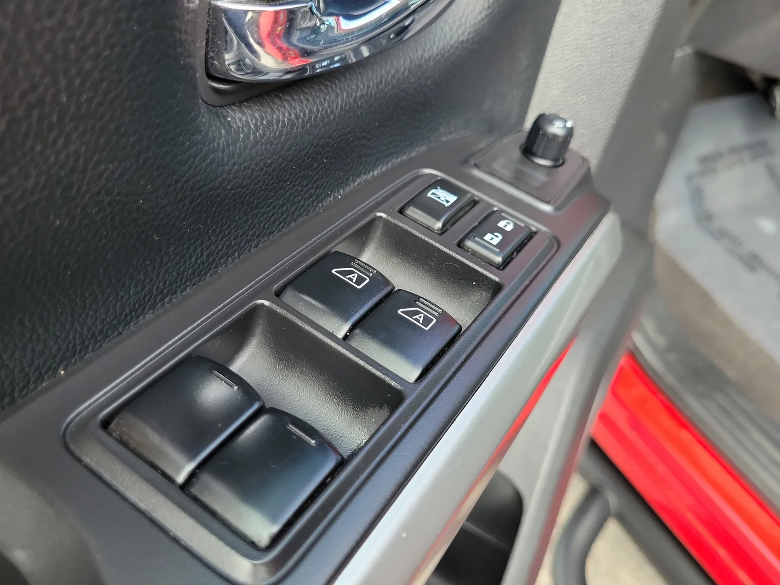 2021 Nissan Titan SV photo 23