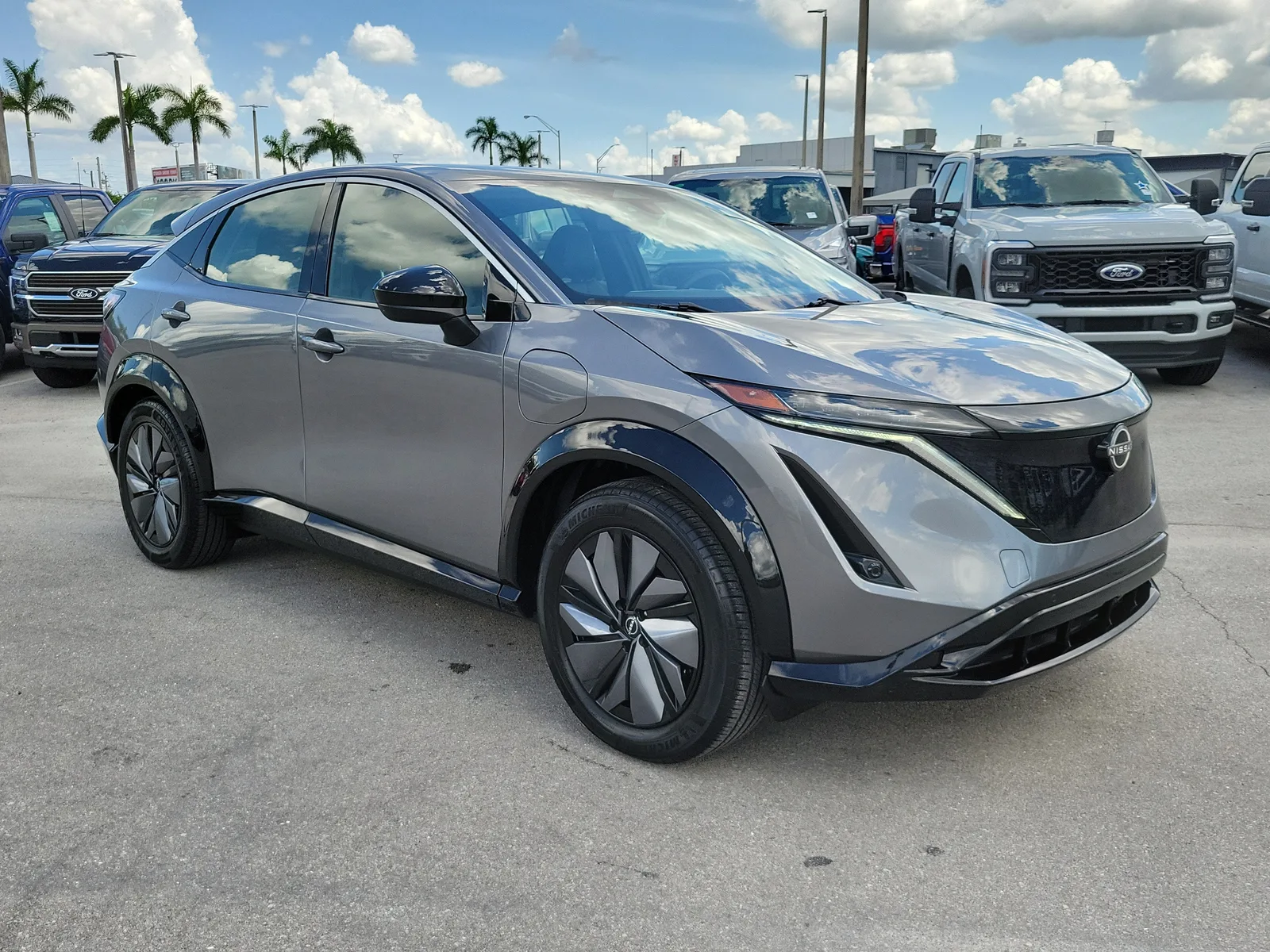 2023 Nissan ARIYA ENGAGE photo 3