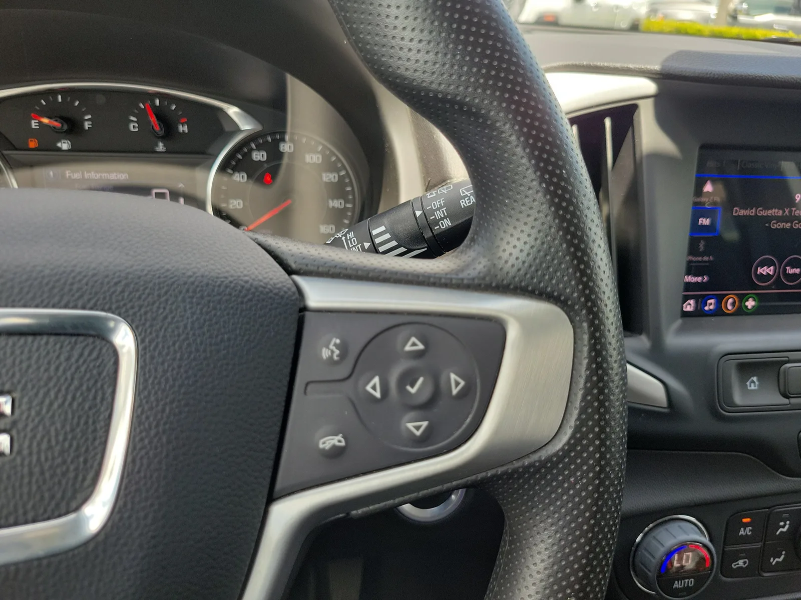 2023 GMC Terrain SLE photo 20